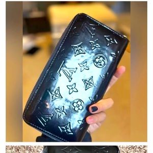 Louis Vuitton Vernis zippy wallet